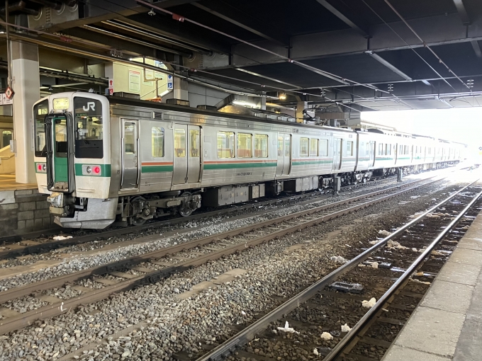 鉄道乗車記録の写真:乗車した列車(外観)(4)        「719系仙カタY-11編成+Y-12編成。山形駅4番線。」