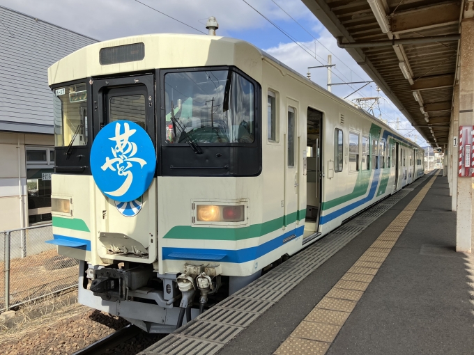 鉄道乗車記録の写真:乗車した列車(外観)(3)        「阿武隈急行8100系 A-17編成。梁川駅1番線。」