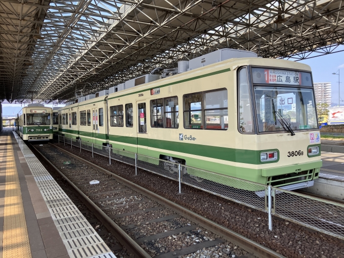 鉄道乗車記録の写真:乗車した列車(外観)(5)        「広電3800形3806F編成。広島港宇品駅Bのりば。」