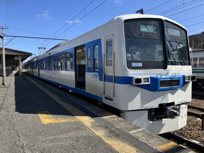 鉄道乗車記録の写真:乗車した列車(外観)(9)        「秩父鉄道6000系6001F編成。影森駅1番。」