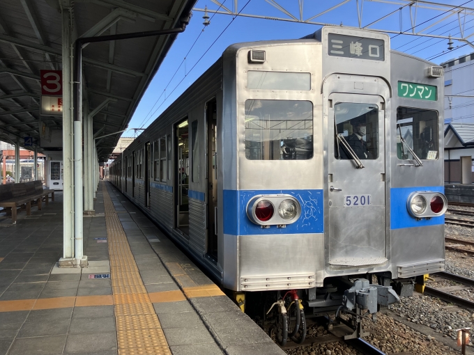 鉄道乗車記録の写真:乗車した列車(外観)(6)        「秩父鉄道5000系電車編成名不明。寄居駅3番線。」