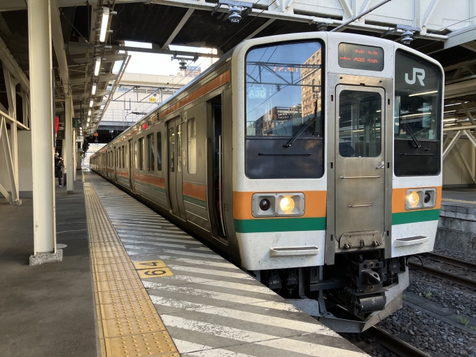 鉄道乗車記録の写真:乗車した列車(外観)(3)        「211系高タカA30編成。高崎駅5番線。」