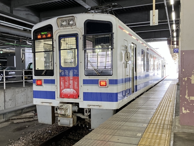 鉄道乗車記録の写真:乗車した列車(外観)(4)        「北越急行HK100-102+ HK100-3。越後湯沢駅0番線。」