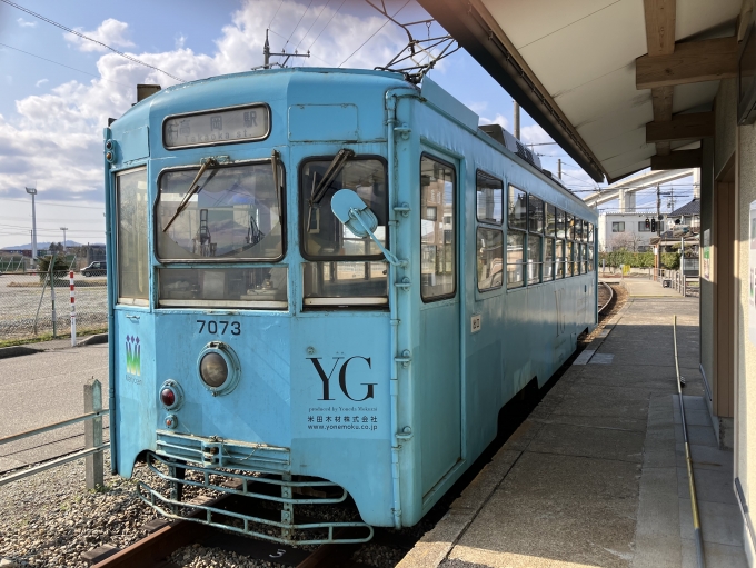 鉄道乗車記録の写真:乗車した列車(外観)(3)        「万葉線7070形。越ノ潟駅発着線。」
