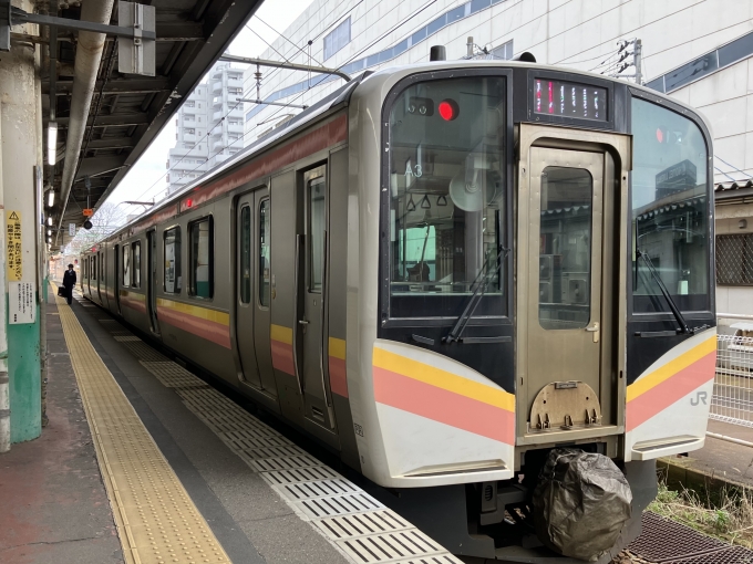 鉄道乗車記録の写真:乗車した列車(外観)(3)        「E129系新ニイA3編成。長岡駅5番線。」