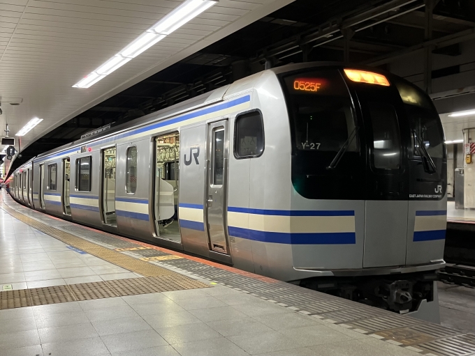 鉄道乗車記録の写真:乗車した列車(外観)(3)        「E217系横クラY27編成+ E217系横クラY122編成。東京駅総武2番線。」