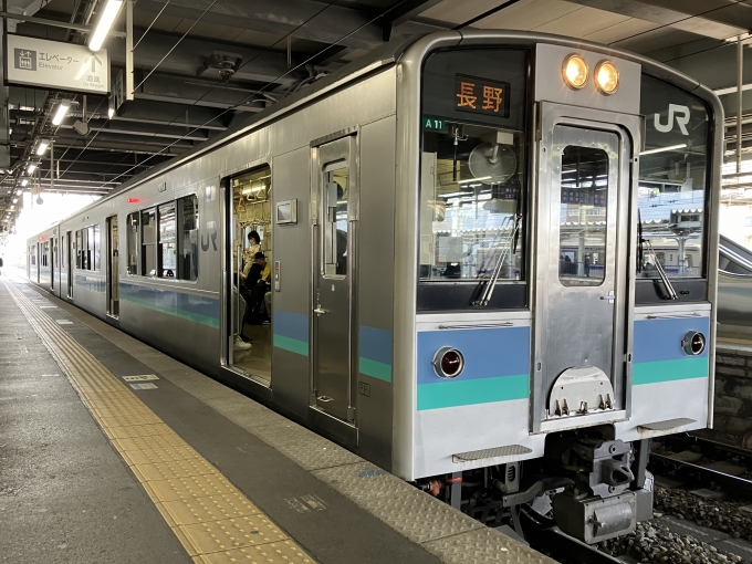鉄道乗車記録の写真:乗車した列車(外観)(3)        「 E127系長野モトA11編成。松本駅3番線。」