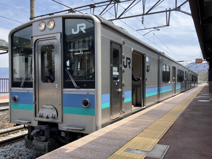 鉄道乗車記録の写真:乗車した列車(外観)(7)        「 E127系長野モトA11編成。姨捨駅駅舎側ホーム。」