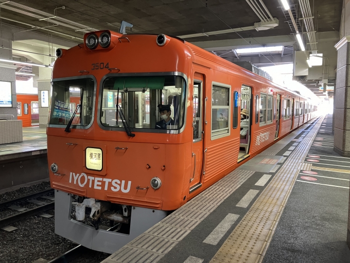 鉄道乗車記録の写真:乗車した列車(外観)(7)        「伊予鉄道3000系3304F編成。松山市駅1番線。」