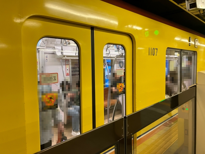 鉄道乗車記録の写真:乗車した列車(外観)(3)     「東京メトロ1000系1107F編成。三越前駅2番線。」