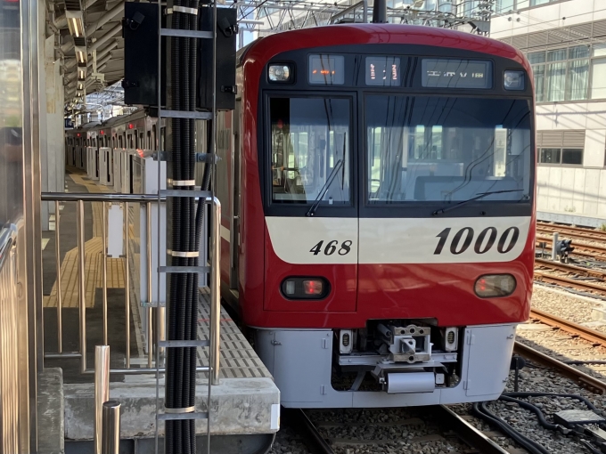 鉄道乗車記録の写真:乗車した列車(外観)(8)        「京急1000形1465F編成。金沢文庫駅4番線。」