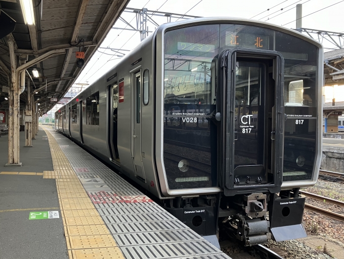鉄道乗車記録の写真:乗車した列車(外観)(3)        「817系崎サキV028編成。鳥栖駅2番のりば。」