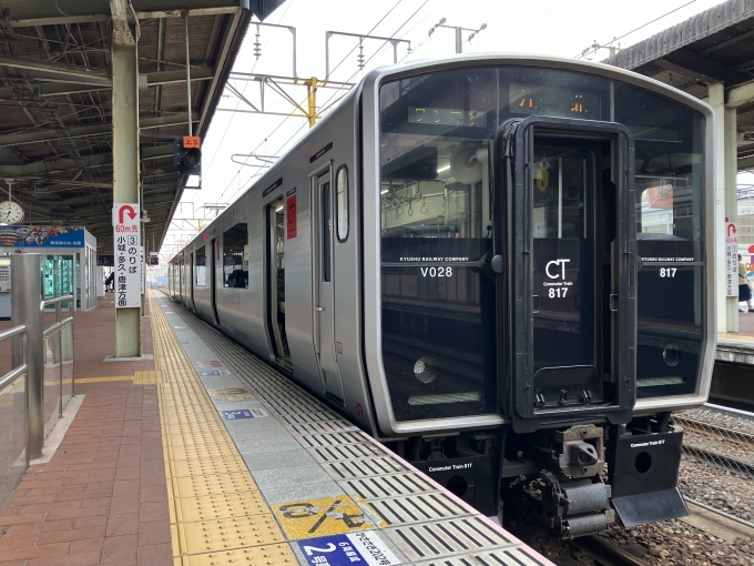 鉄道乗車記録の写真:乗車した列車(外観)(7)        「817系崎サキV028編成。佐賀駅3番のりば。」