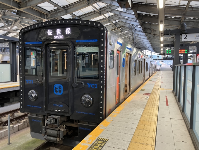 鉄道乗車記録の写真:乗車した列車(外観)(3)        「YC1系気動車編成名不明。長崎駅2番のりば。」