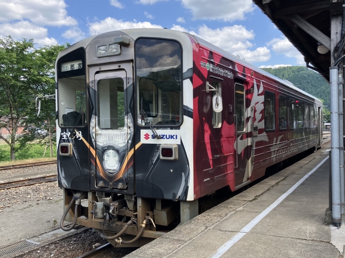 鉄道乗車記録の写真:乗車した列車(外観)(3)        「若桜鉄道WT3300形気動車。若桜駅発着線。」