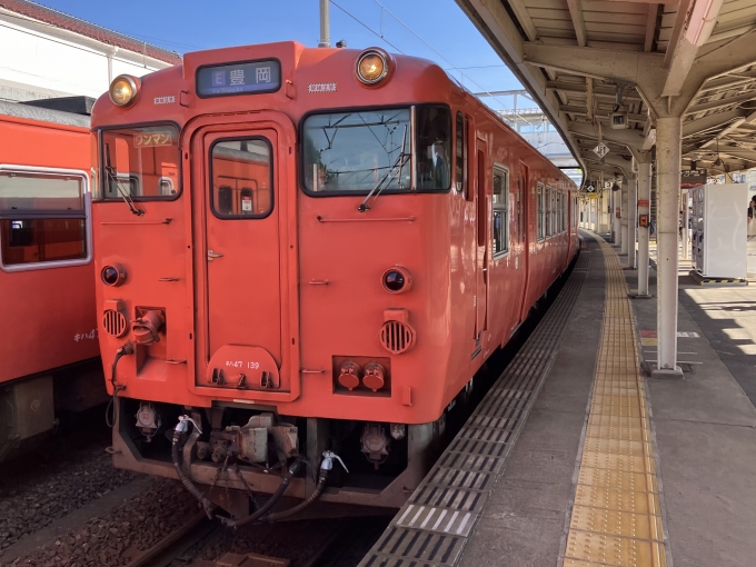 鉄道乗車記録の写真:乗車した列車(外観)(3)        「キハ47 139+キハ47 1。城崎温泉駅3番のりば。」