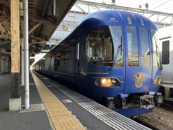 鉄道乗車記録の写真:乗車した列車(外観)(3)        「KTR8000形KTR8011編成+KTR8001編成。JR豊岡駅1番のりば。」