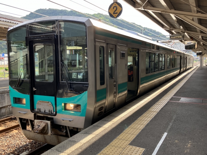 鉄道乗車記録の写真:乗車した列車(外観)(6)        「クモハ125-14+クモハ125-3。小浜駅1番のりば。」