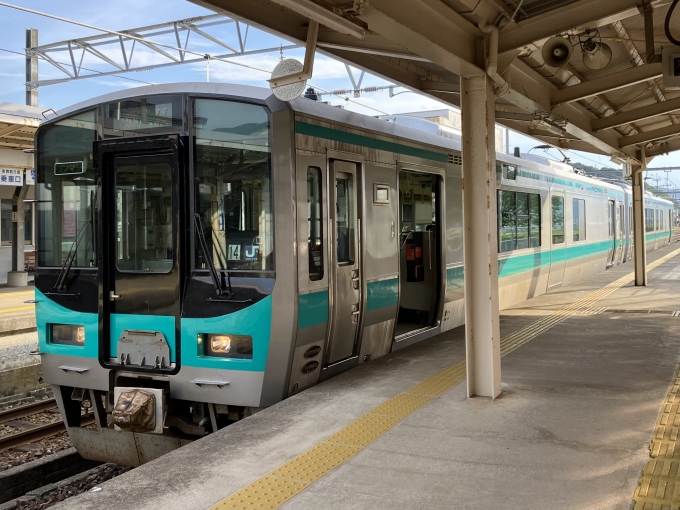 鉄道乗車記録の写真:乗車した列車(外観)(8)        「クモハ125-14+クモハ125-3。美浜駅1番のりば。」