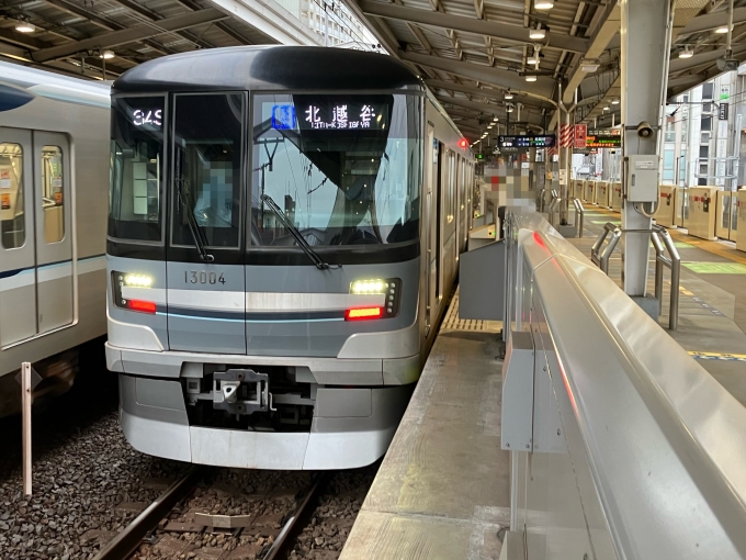 鉄道乗車記録の写真:乗車した列車(外観)(3)        「東京メトロ13000系13104F編成。中目黒駅3番線。」