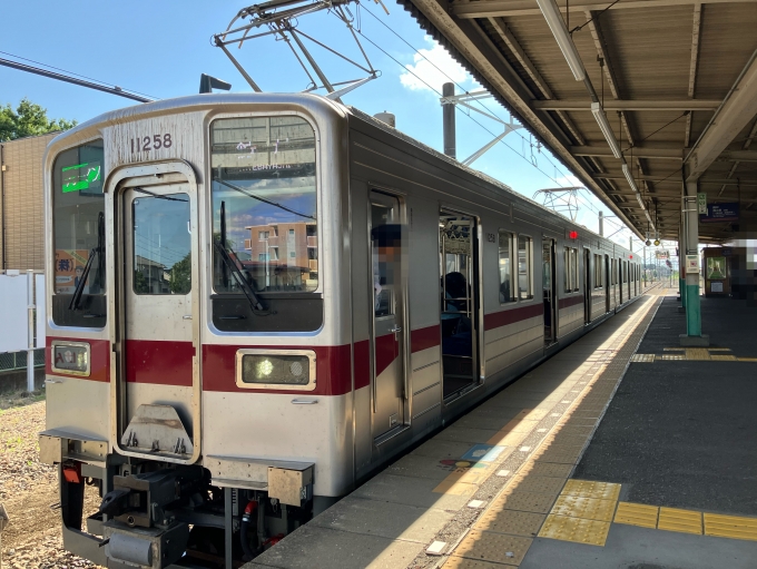 鉄道乗車記録の写真:乗車した列車(外観)(3)        「東武10000系11258F編成。東小泉駅1番線。」