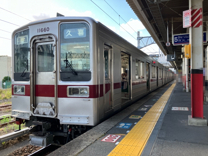 鉄道乗車記録の写真:乗車した列車(外観)(3)        「東武10000系11660F編成。館林駅5番線。」