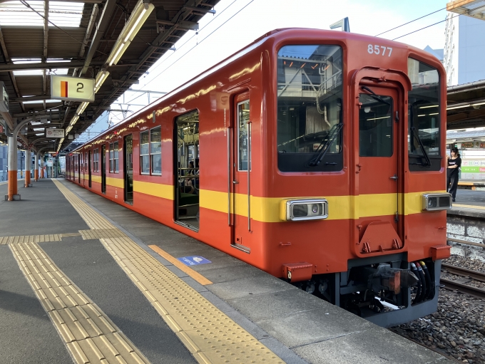鉄道乗車記録の写真:乗車した列車(外観)(3)        「東武8000系8577F編成。西新井駅2番線。」