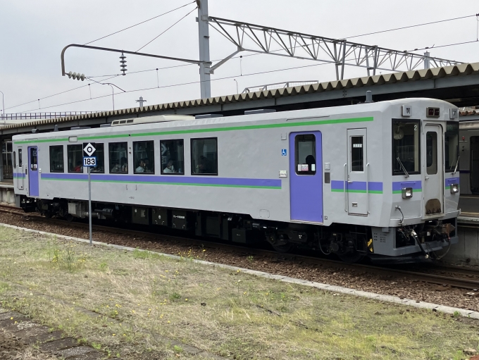 鉄道乗車記録の写真:列車・車両の様子(未乗車)(13)        「キハ150-2。函館駅3番線。」