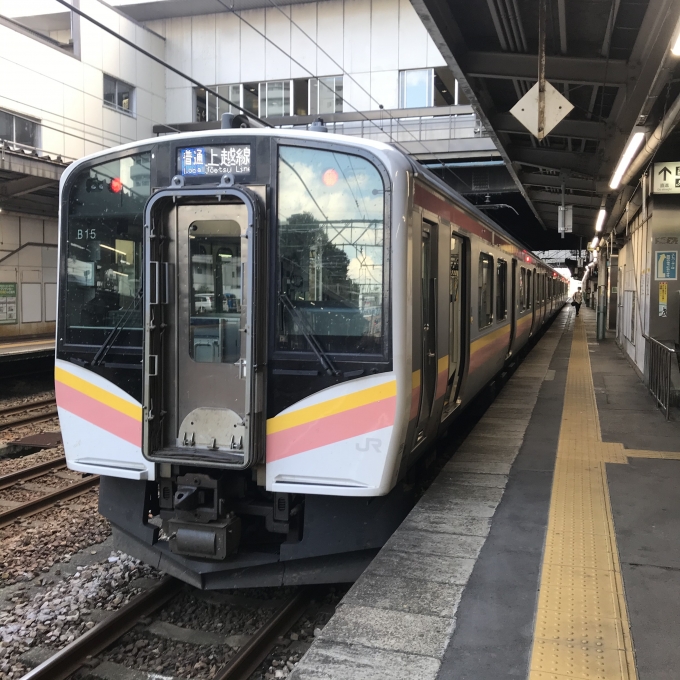 鉄道乗車記録の写真:乗車した列車(外観)(3)        「B-15編成。長岡駅3番ホーム。」