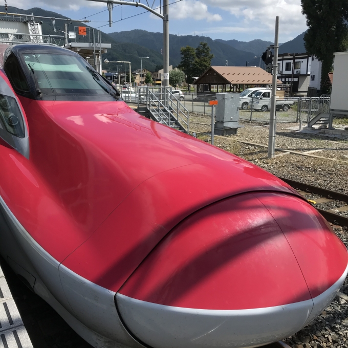 鉄道乗車記録の写真:乗車した列車(外観)(3)        「Z17編成。田沢湖駅2番ホーム。」
