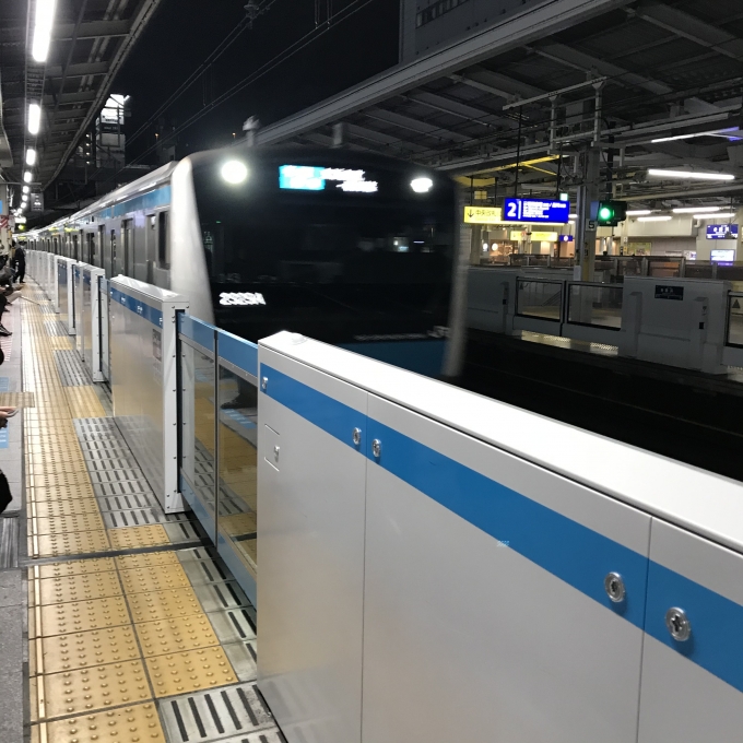 鉄道乗車記録の写真:乗車した列車(外観)(3)        「143編成。横浜駅3番ホーム。」