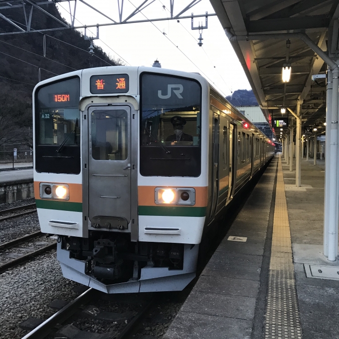 鉄道乗車記録の写真:乗車した列車(外観)(3)        「A32編成。横川駅1番ホーム。」