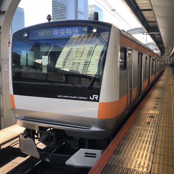 鉄道乗車記録の写真:乗車した列車(外観)(3)        「T11編成。東京駅2番ホーム。」