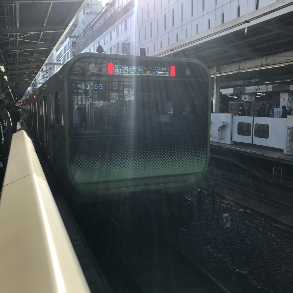 鉄道乗車記録「池袋駅から新宿駅」乗車した列車(外観)の写真(3) by plonk 撮影日時:2021年02月04日