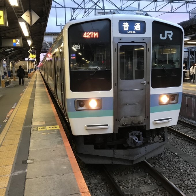 鉄道乗車記録の写真:乗車した列車(外観)(3)        「605編成。高尾駅2番ホーム。」