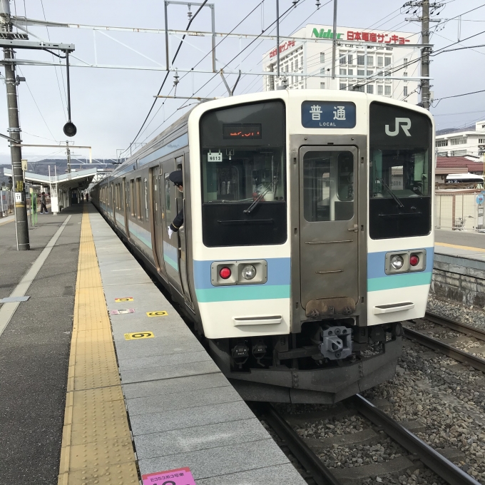 鉄道乗車記録の写真:乗車した列車(外観)(3)        「N613編成。下諏訪駅2番ホーム。」