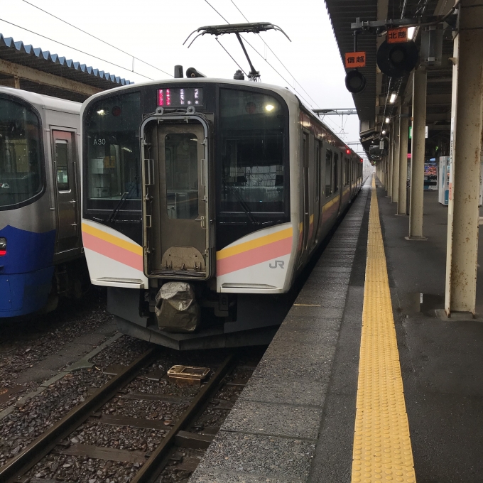 鉄道乗車記録の写真:乗車した列車(外観)(3)        「A30編成。直江津駅4番ホーム。」