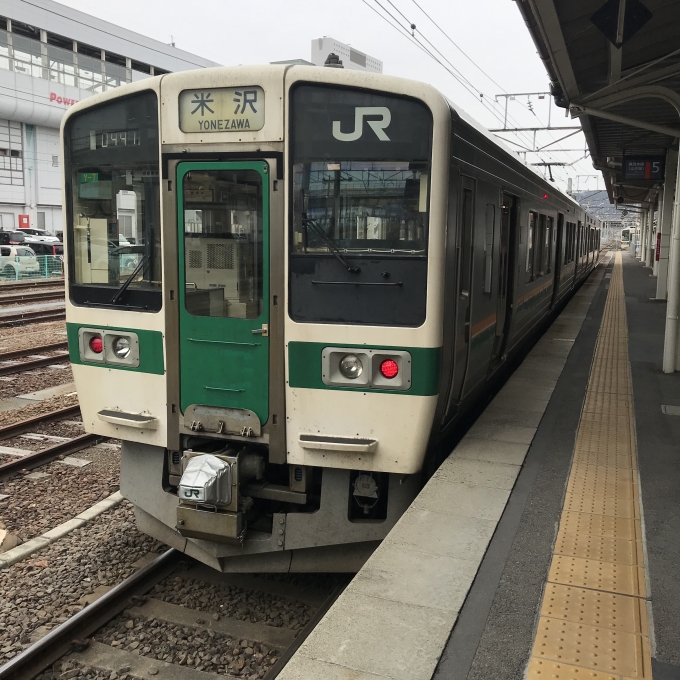 鉄道乗車記録の写真:乗車した列車(外観)(3)        「Y-7編成。福島駅5番ホーム。」