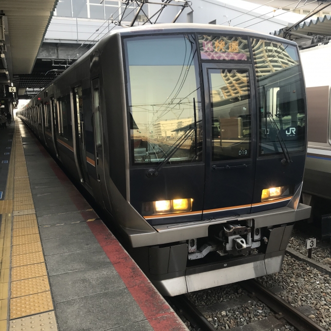 鉄道乗車記録の写真:乗車した列車(外観)(3)        「D19編成。尼崎駅6番のりば。」