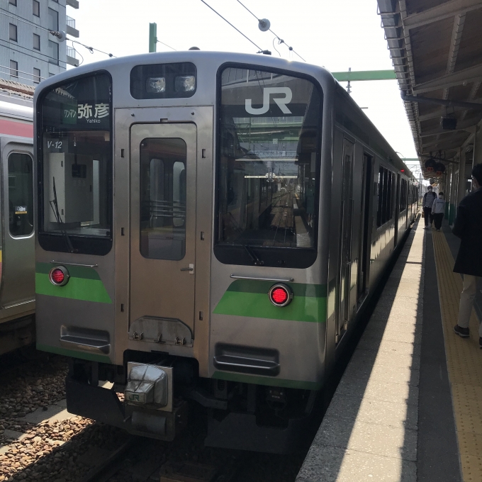 鉄道乗車記録の写真:乗車した列車(外観)(3)        「V12編成。吉田駅3番線。」