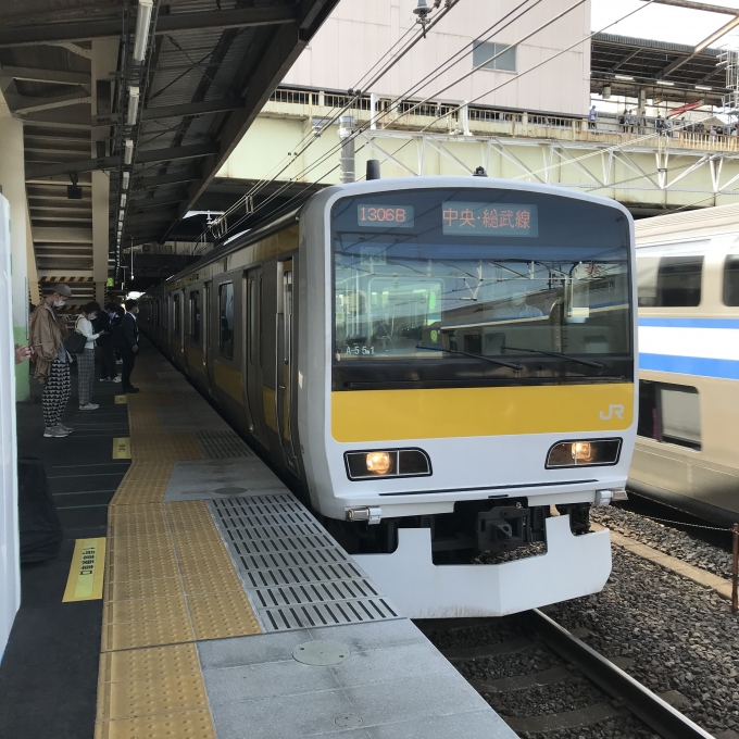 鉄道乗車記録の写真:乗車した列車(外観)(3)        「E231系10両八ミツA551編成。西船橋駅1番線。」