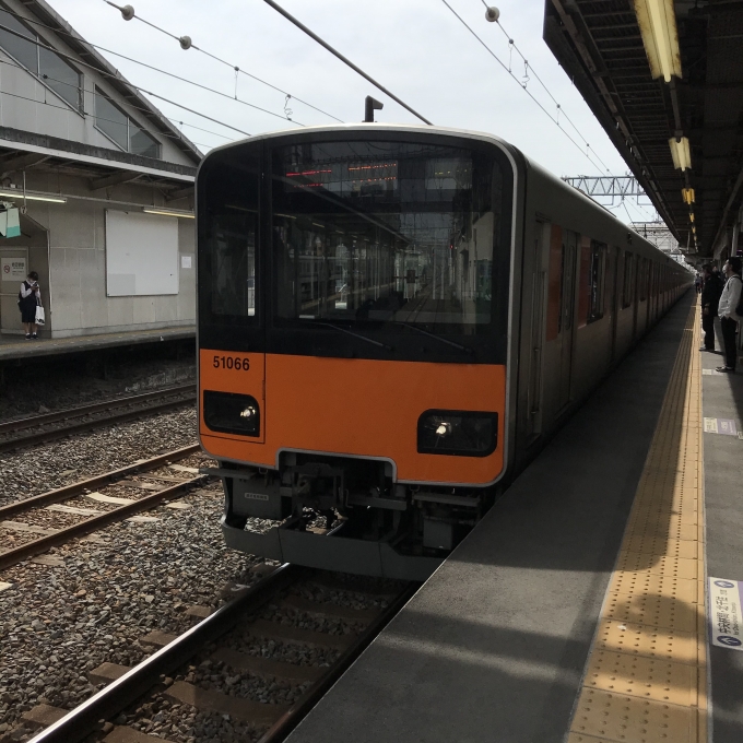 鉄道乗車記録の写真:乗車した列車(外観)(3)        「51066F編成。春日部駅1番線。」