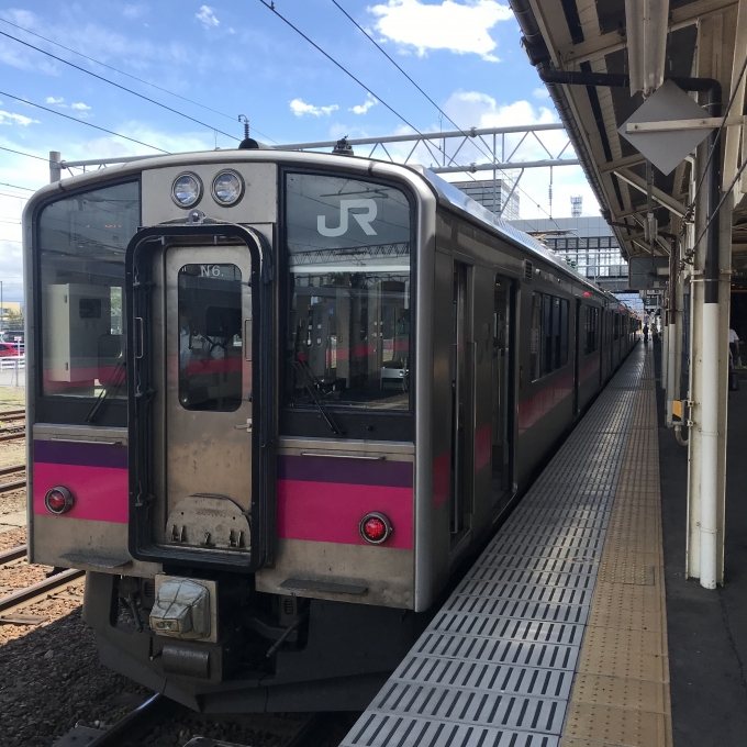 鉄道乗車記録の写真:乗車した列車(外観)(3)        「アキN12編成＋秋アキN6編成。弘前駅3番線。」