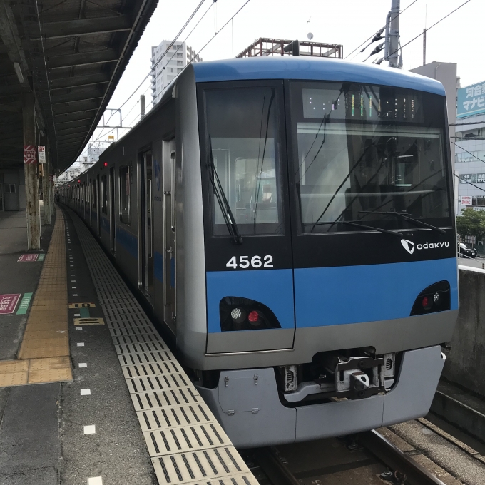 鉄道乗車記録の写真:乗車した列車(外観)(3)        「小田急4062F編成。」