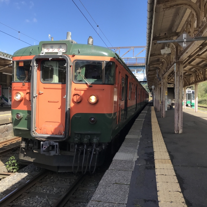 鉄道乗車記録の写真:乗車した列車(外観)(2)        「S3編成。妙高高原駅2番線。」