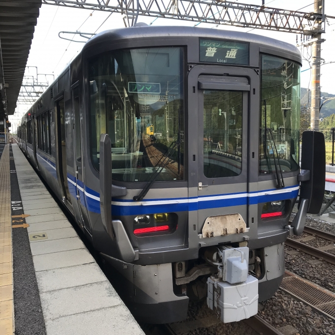 鉄道乗車記録の写真:乗車した列車(外観)(3)        「金サワE02編成。近江塩津駅1番のりば。」
