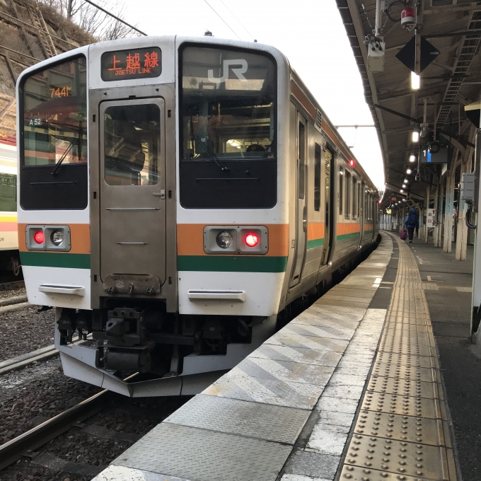 鉄道乗車記録の写真:乗車した列車(外観)(3)        「高タカA52編成。水上駅1番線。」
