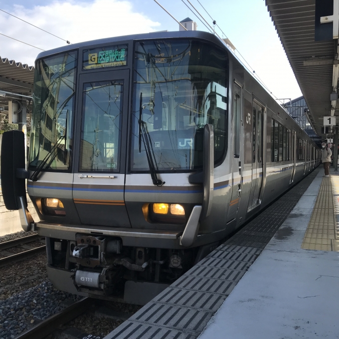 鉄道乗車記録の写真:乗車した列車(外観)(3)        「近ミハMA08編成＋近ミハMA13編成。宝塚駅1番のりば。」