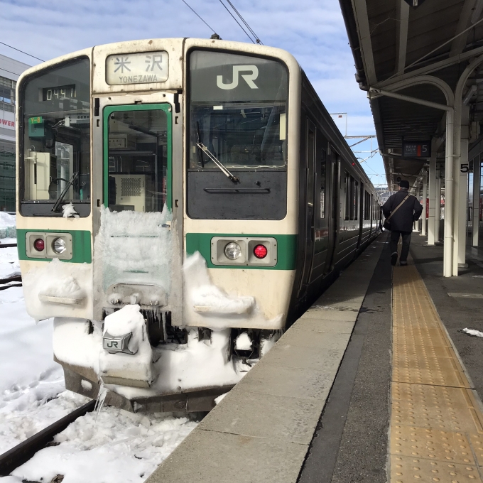 鉄道乗車記録の写真:乗車した列車(外観)(3)        「719系仙カタY-8編成。福島駅5番線。」
