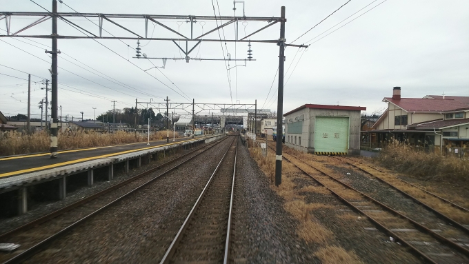 鉄道乗車記録の写真:車窓・風景(2)        「矢吹発車直後の後面展望。
701系のワンマン列車は最後尾の乗務員スペースが開放されるのが特徴です。」